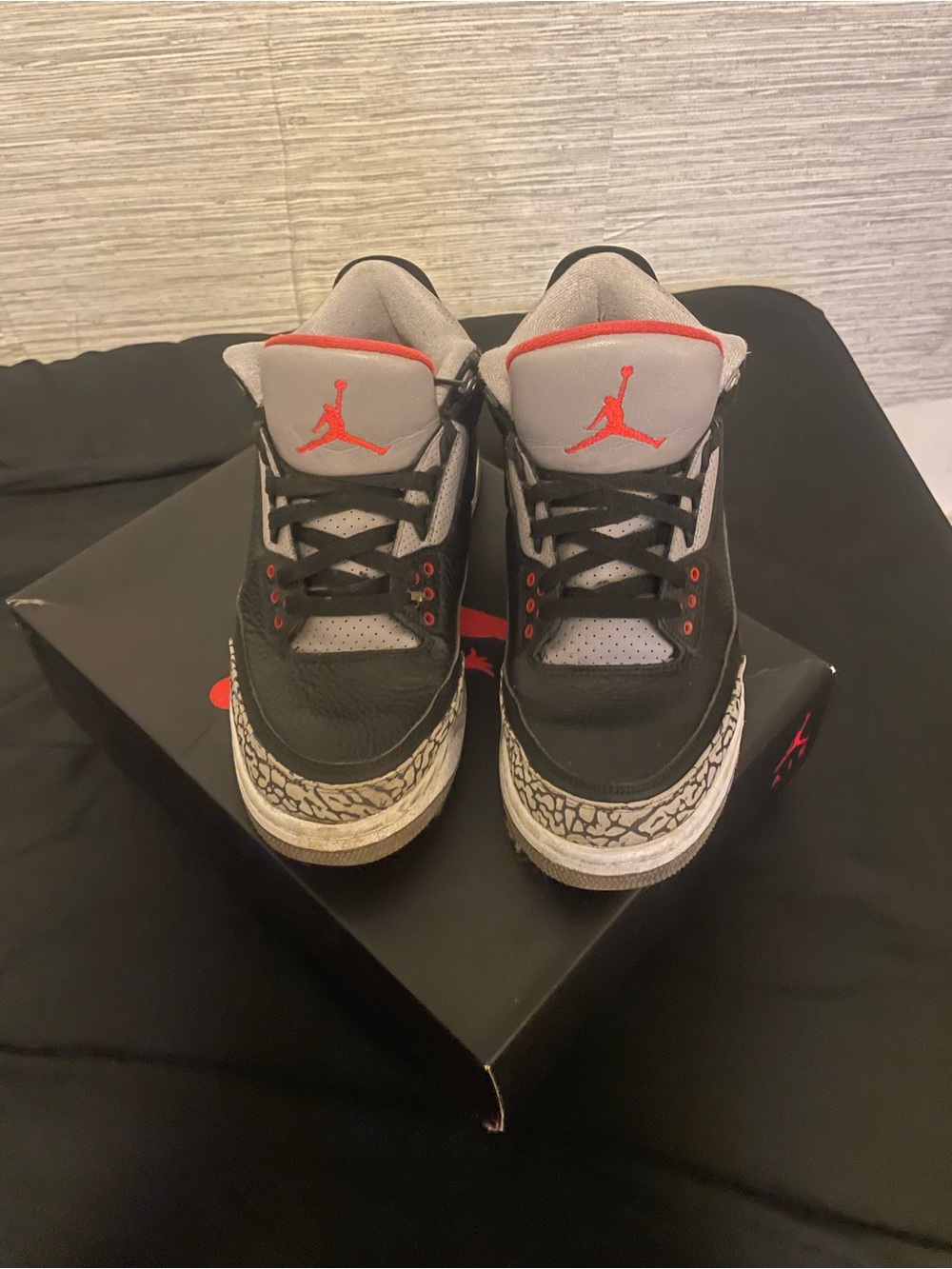 Jordan 3 black cement (size 9 men) - Picture 2 of 5